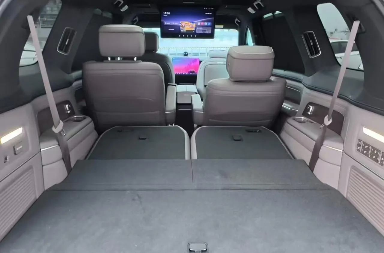 NIO 2026 ES8 6-seat executive deluxe automatic gear 3