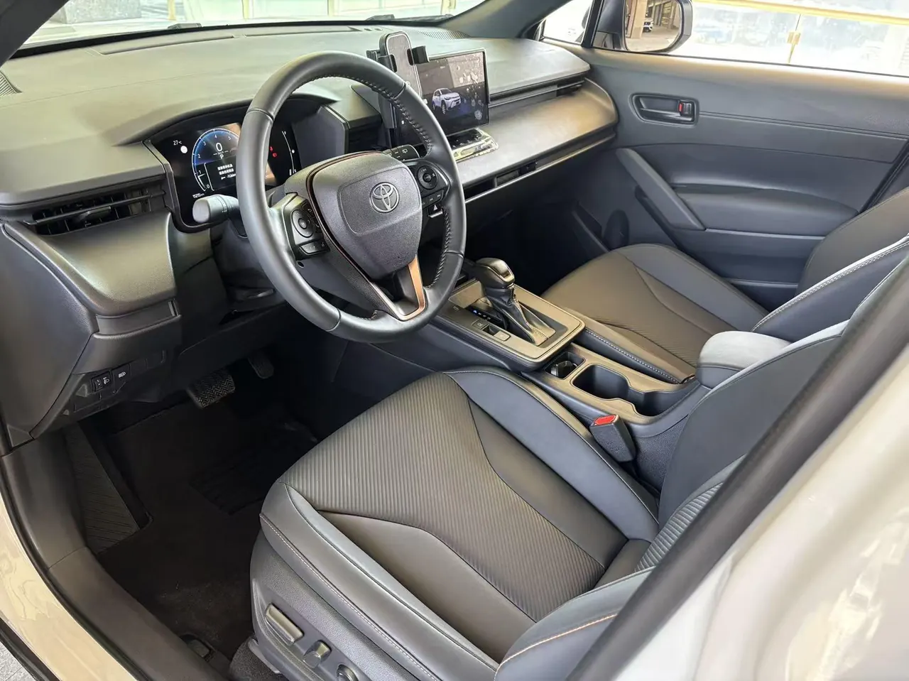 Toyota 2025 Front Landa 2.0 Stepless Elite plus Edition Automatic Gear 4