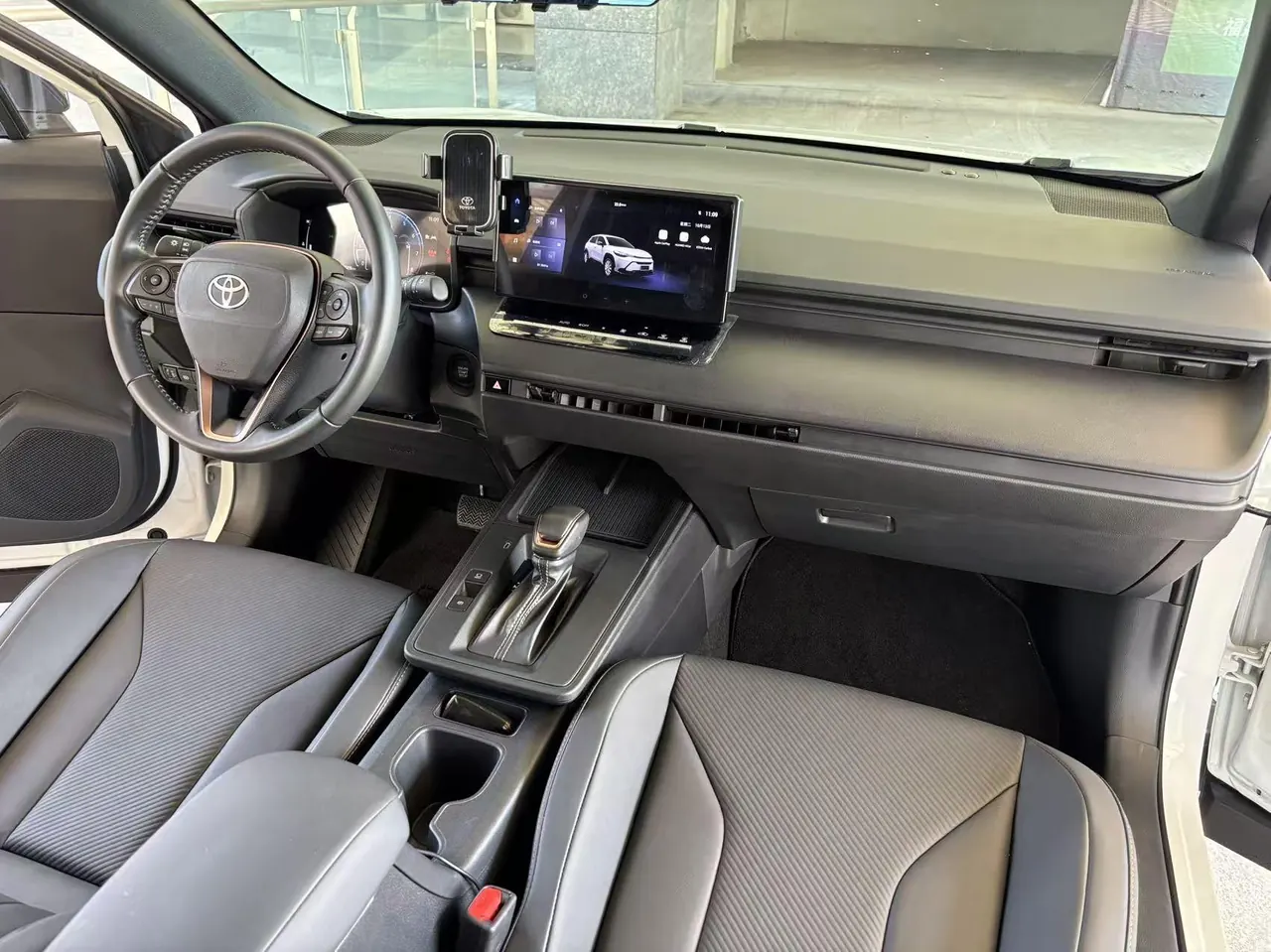 Toyota 2025 Front Landa 2.0 Stepless Elite plus Edition Automatic Gear 6