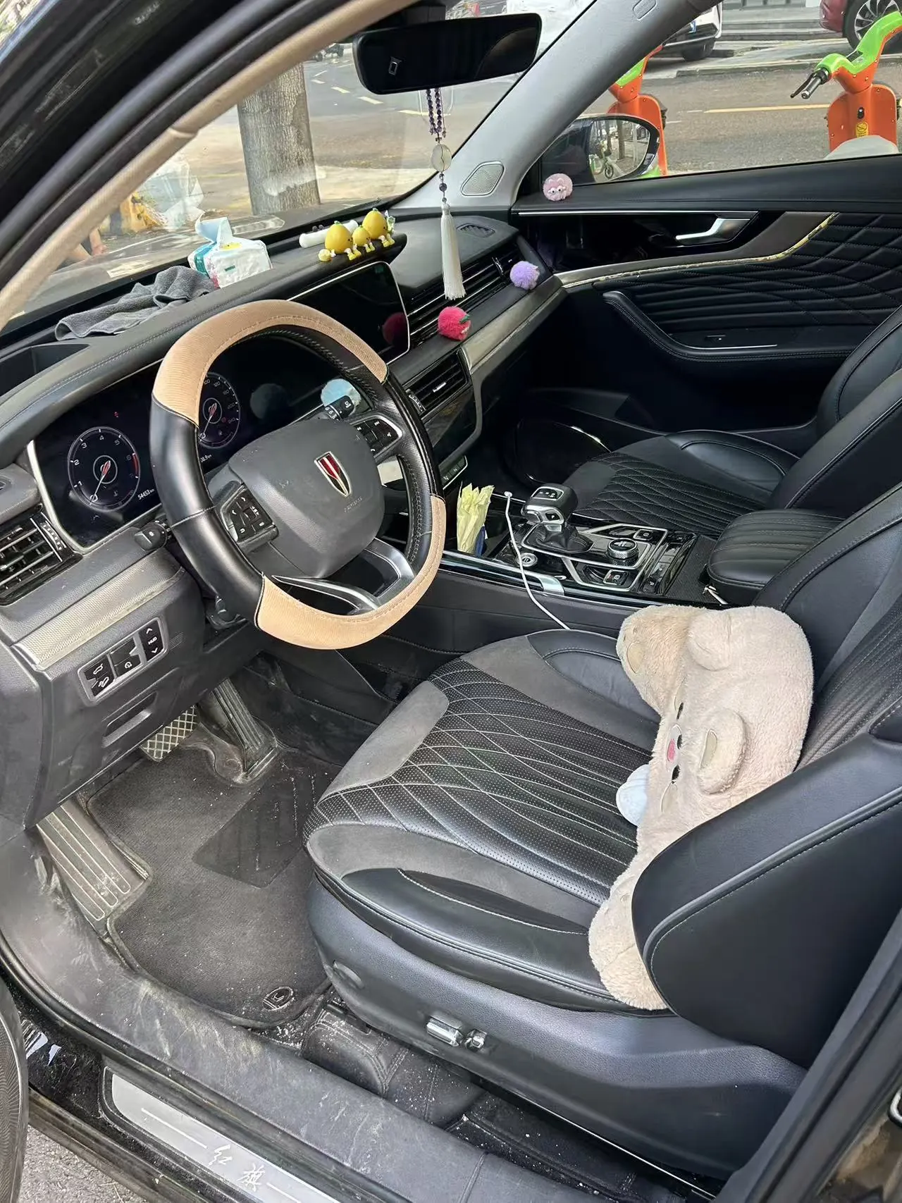 HongQi 2022 HS5 2.0T Zhilian Flag Edition Automatic Gear 5