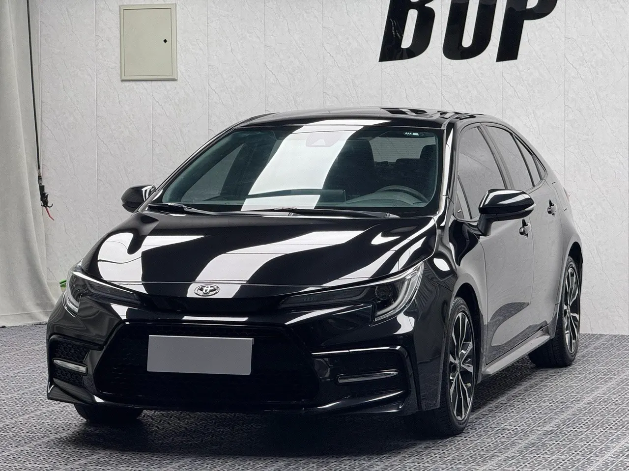 Open image lightbox: Toyota 2022 Lei Ling 1.2T Stepless 185T Sports Edition Automatic Gear