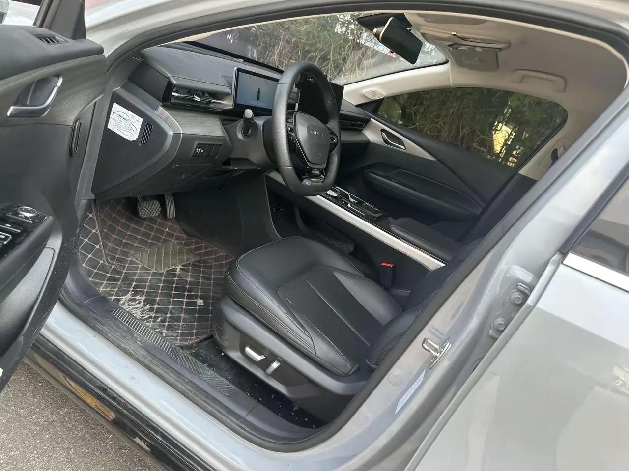 WuLing 2024 Starlight EV Co-creation 510 Advanced Automatic Gear 2