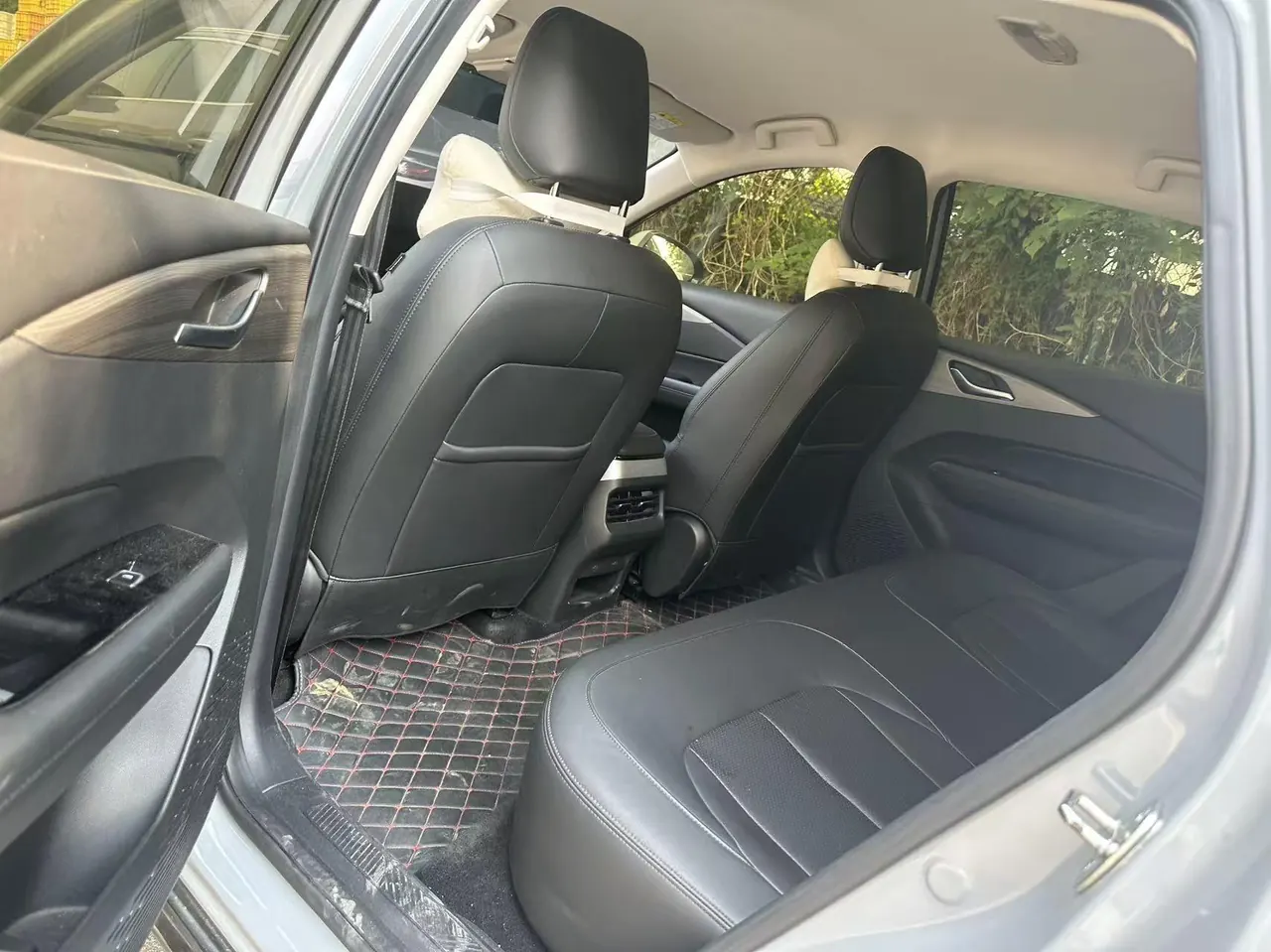WuLing 2024 Starlight EV Co-creation 510 Advanced Automatic Gear 3