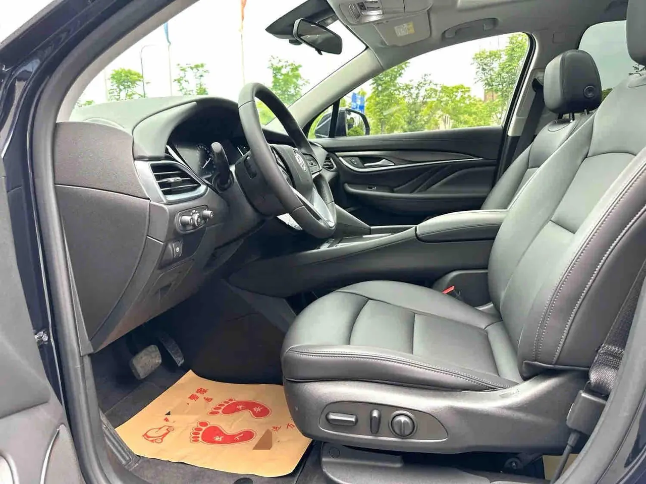 Buick 2020 Angke Flag 2.0T 28T Two-Drive Luxury Automatic Gear 5