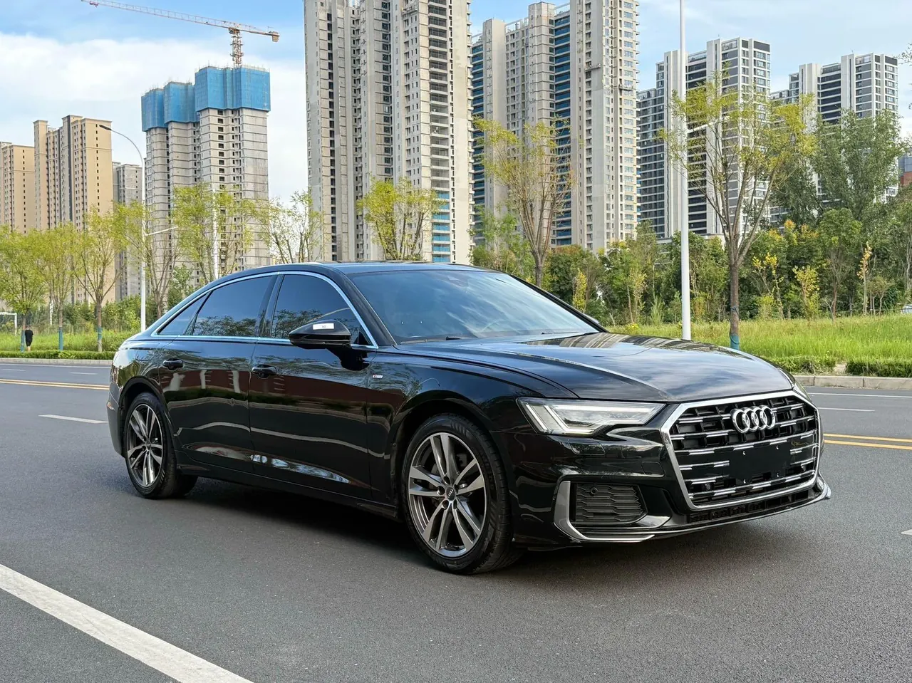 Audi 2020 A6L 2.0TFSI 40TFSI Deluxe Dynamic Automatic 2