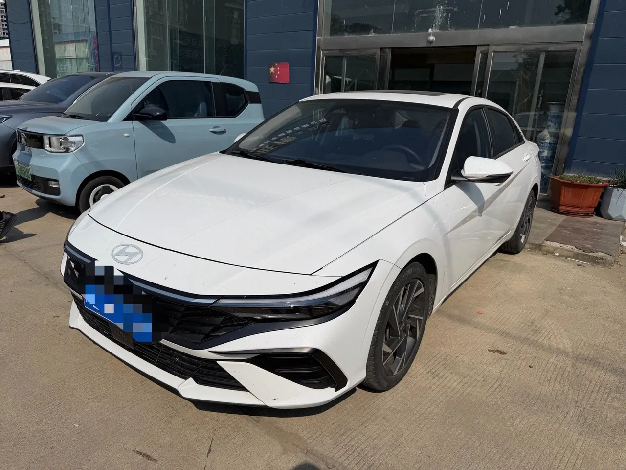 Open image lightbox: Hyundai 2023 Elantra -3-compartment 1.5 stepless LUX premium automatic gear