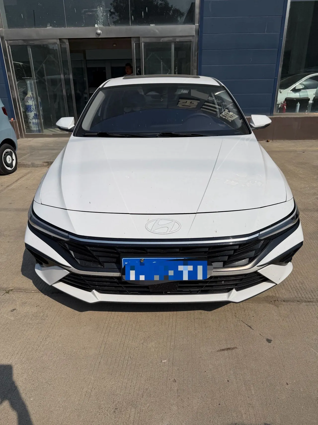 Hyundai 2023 Elantra -3-compartment 1.5 stepless LUX premium automatic gear 2
