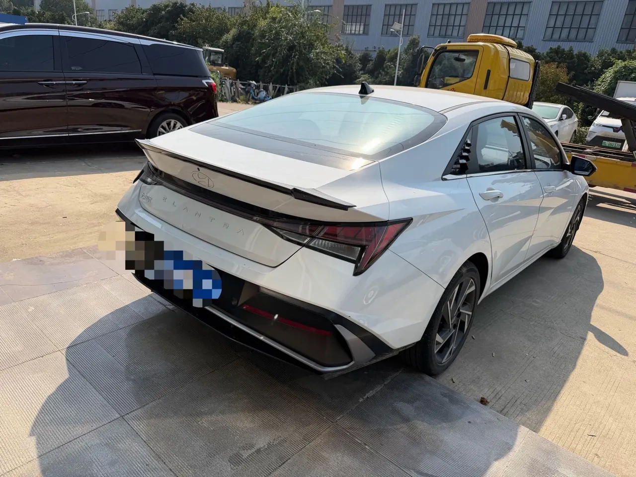 Hyundai 2023 Elantra -3-compartment 1.5 stepless LUX premium automatic gear 3