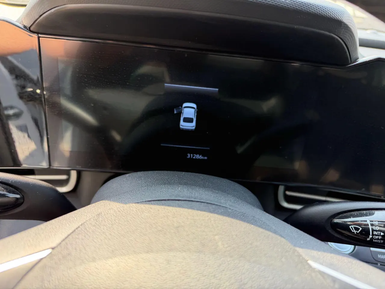 Hyundai 2023 Elantra -3-compartment 1.5 stepless LUX premium automatic gear 7