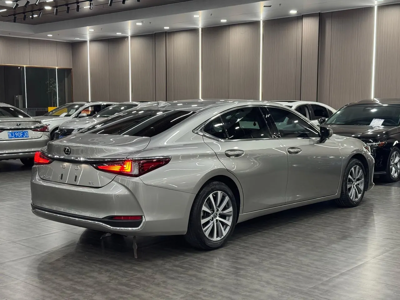 Lexus ES (Imported) 2020 ES200 2.0 Stepless Premium Edition Automatic Gear 9
