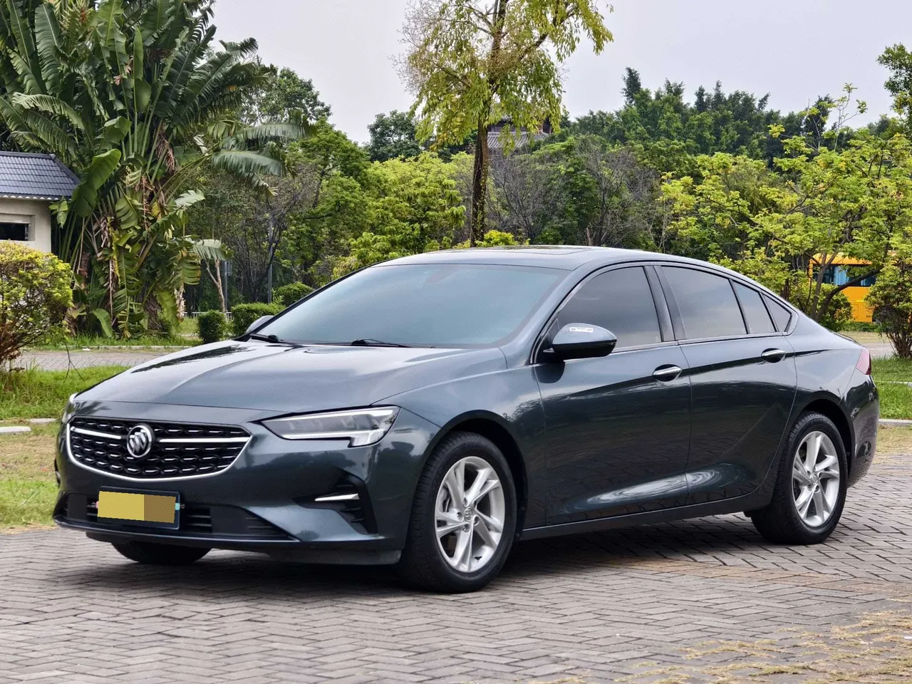 Open image lightbox: Buick 2020 Regal 1.5T 552T Luxury Automatic Gear
