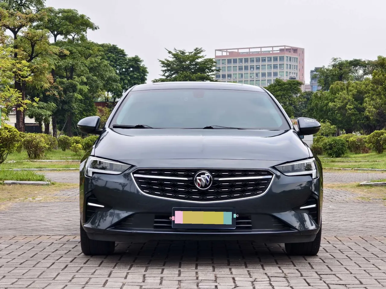 Buick 2020 Regal 1.5T 552T Luxury Automatic Gear 2