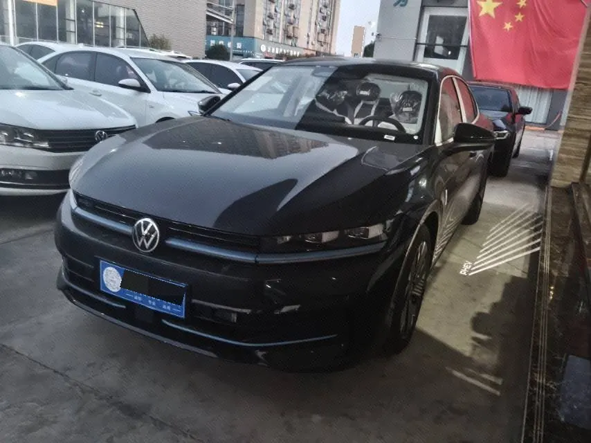 Volkswagen Magotan New Energy 2026 Magotan PHEV 1.5T PRO Automatic Gear - View 1
