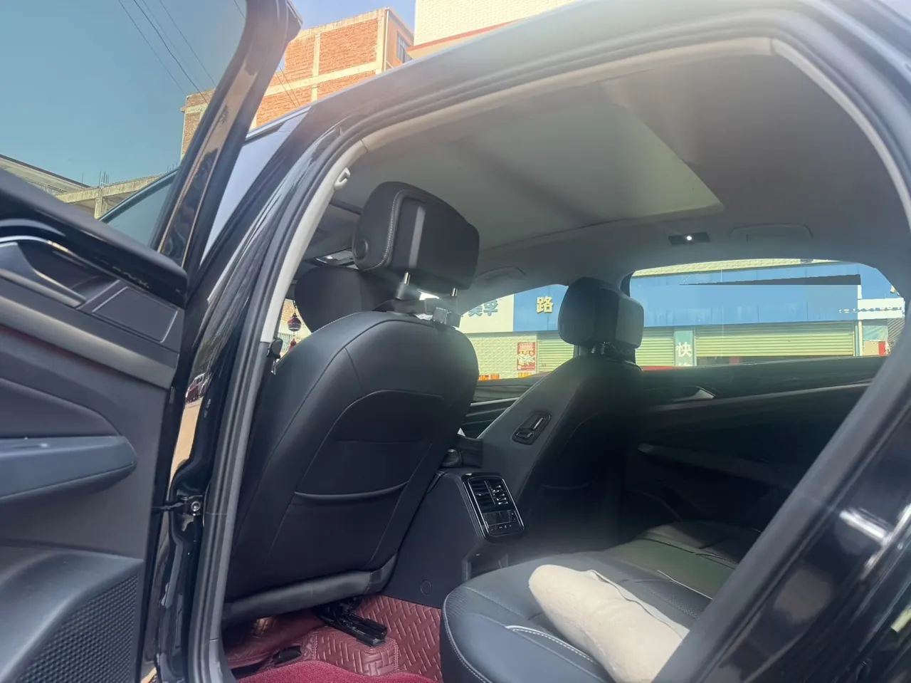 Volkswagen 2023 Passat 2.0TSI 330TSI Deluxe Edition Automatic 4