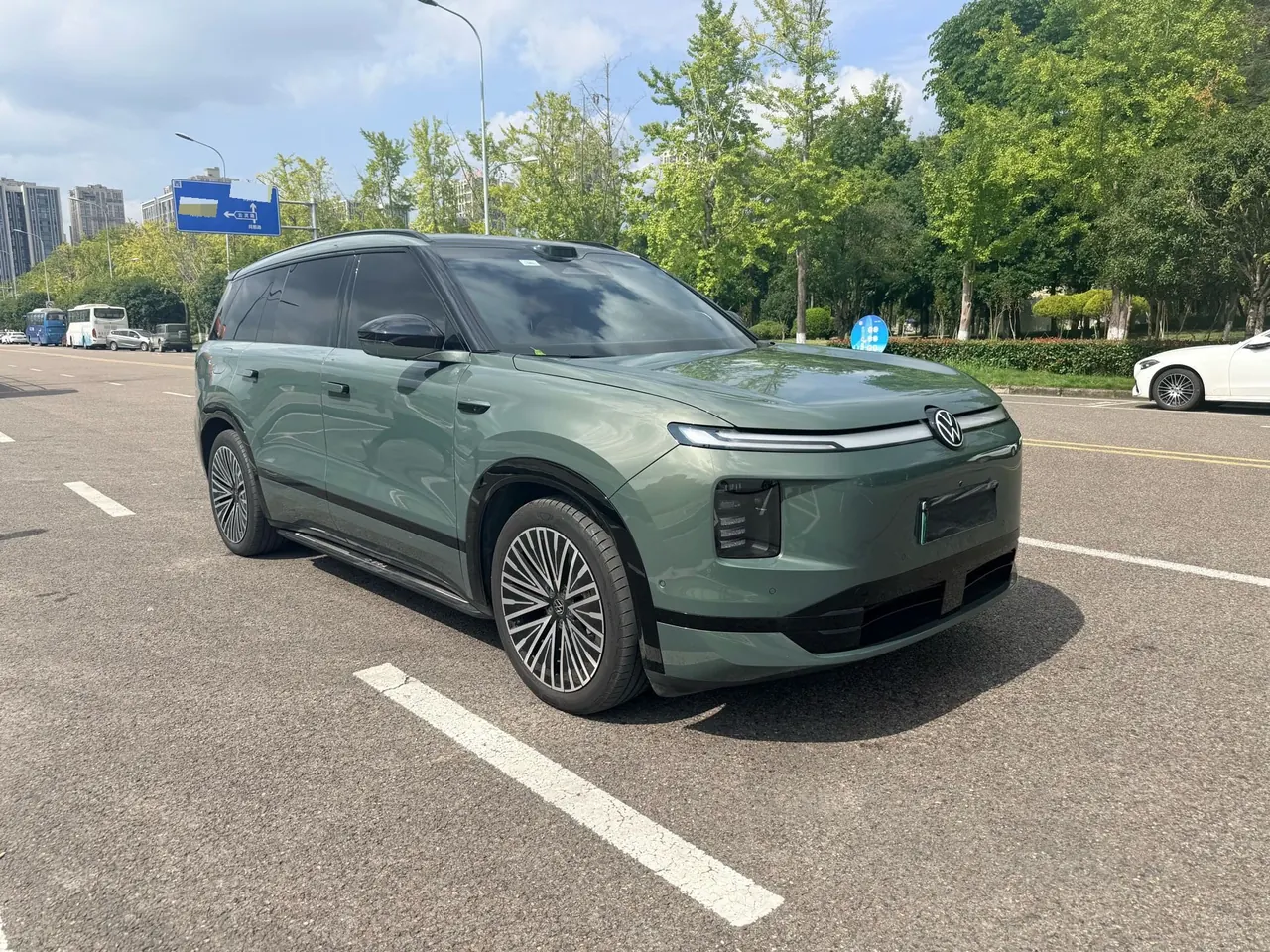 Volkswagen 2026 ID.ERA 9X Max 4-wheel drive automatic gear 3