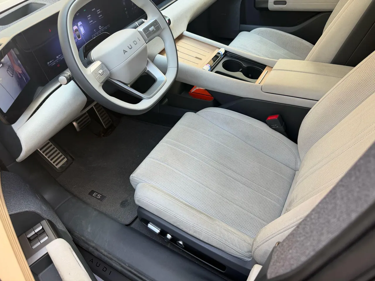 AUDI 2026 E5 Sportback Flagship Quattro Automatic Transmission 3