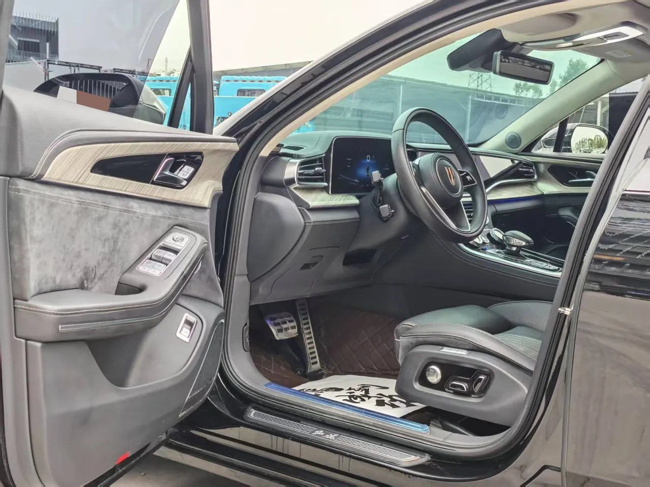 HongQi 2020 H9 2.0T Zhilian Qi Chang Edition Automatic Gear 4