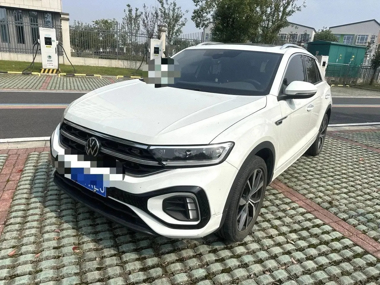 Открыть галерею: Volkswagen 2023 Tange 1.5TSI 300TSI Two-Drive Chen Guang Edition Automatic Gear