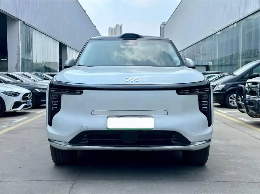 IM 2026 IM LS8 66 Ultra Technology Flagship Large Five-seater Automatic Transmission 2