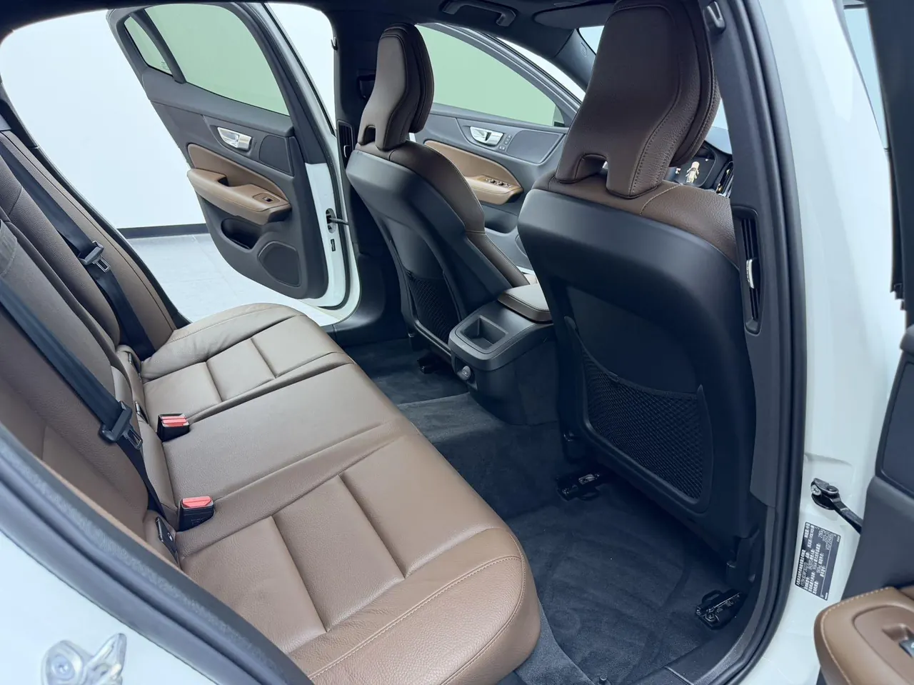 Volvo 2023 S60 48V 2.0T B4 Zhiyi Deluxe Edition Automatic Gear 7