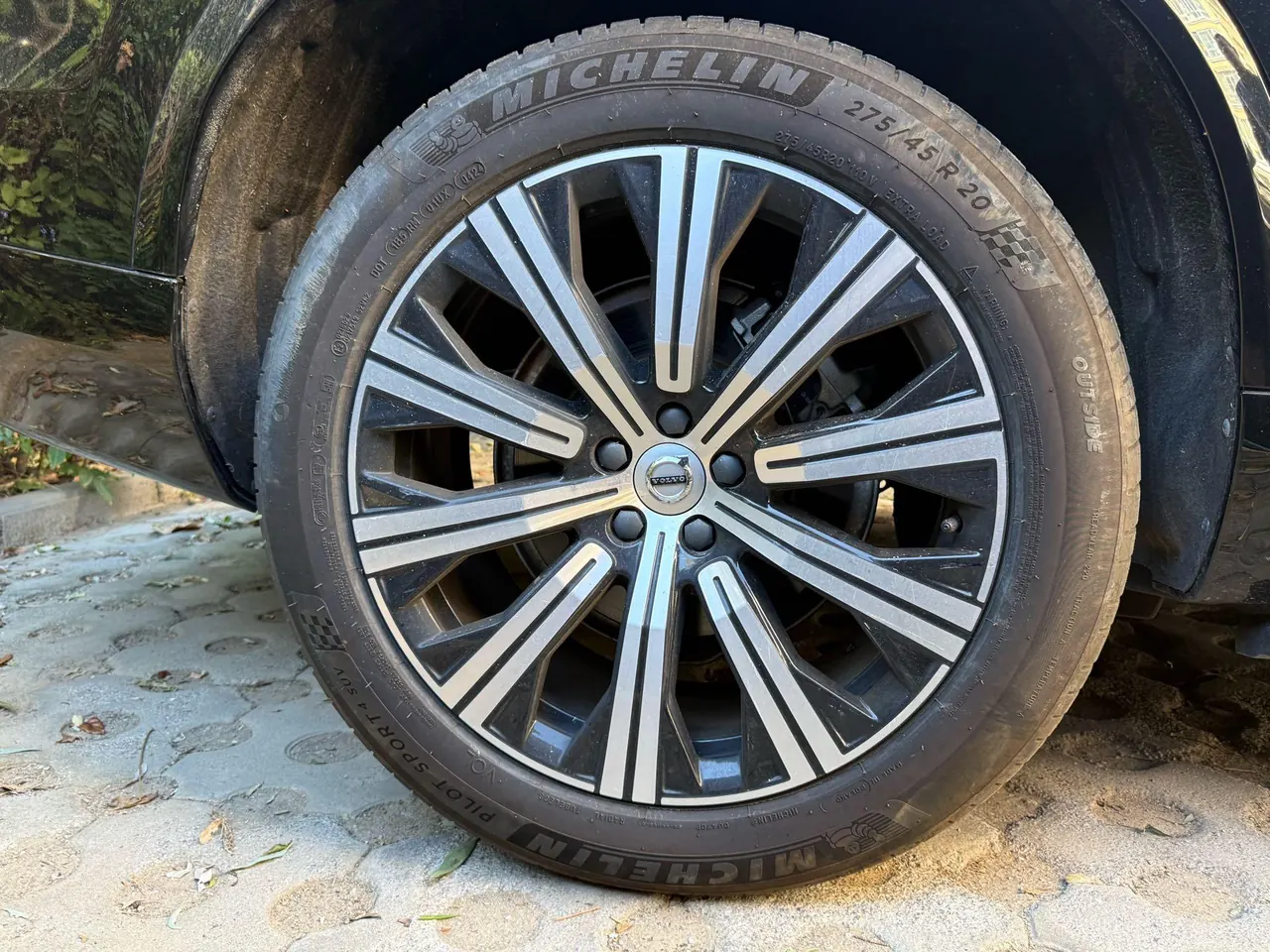 Volvo XC90 (Imported) 2024 XC90 48V 2.0T B5 Zhixing Deluxe Edition 5-seat Automatic Gear 2