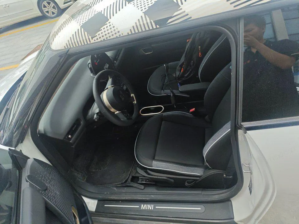 MINI 2025 Mini Cooper E 456km Cooper E Classic Automatic 5