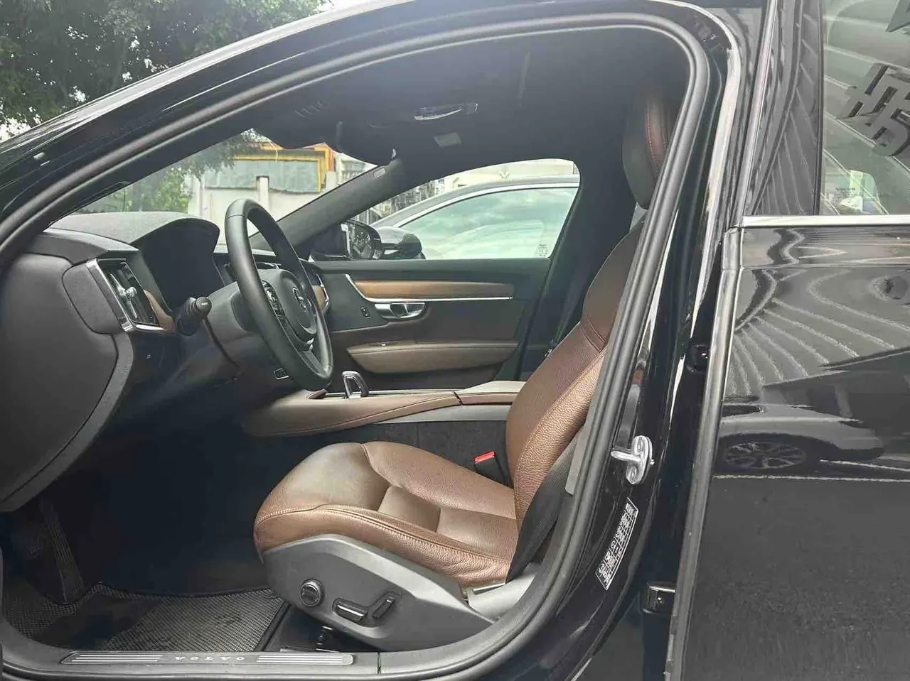 Volvo 2024 S90 48V 2.0T B5 Zhiyi Deluxe Edition Automatic Gear 3