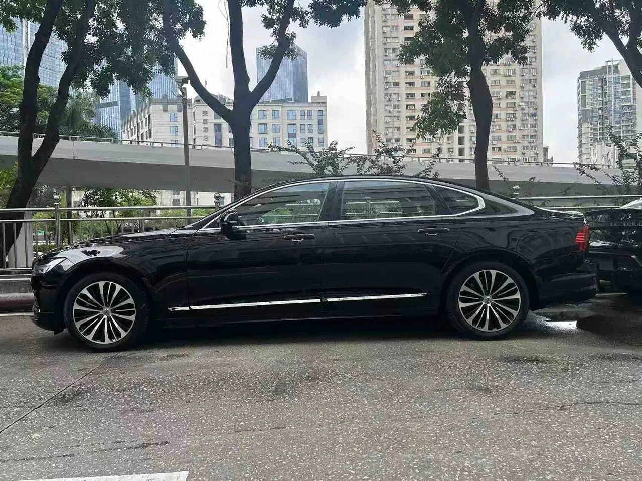 Volvo 2024 S90 48V 2.0T B5 Zhiyi Deluxe Edition Automatic Gear 4