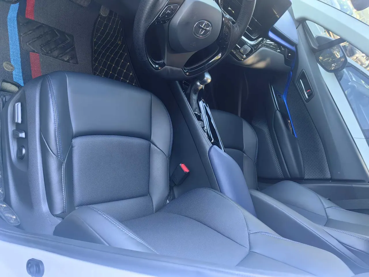 Toyota 2023 C- HR 2.0 Stepless Deluxe Edition Automatic Gear 4