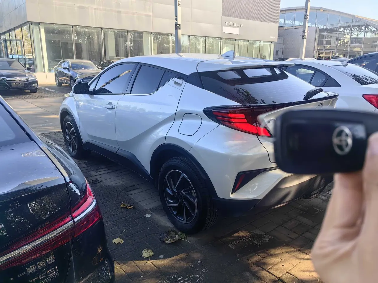 Toyota 2023 C- HR 2.0 Stepless Deluxe Edition Automatic Gear 6
