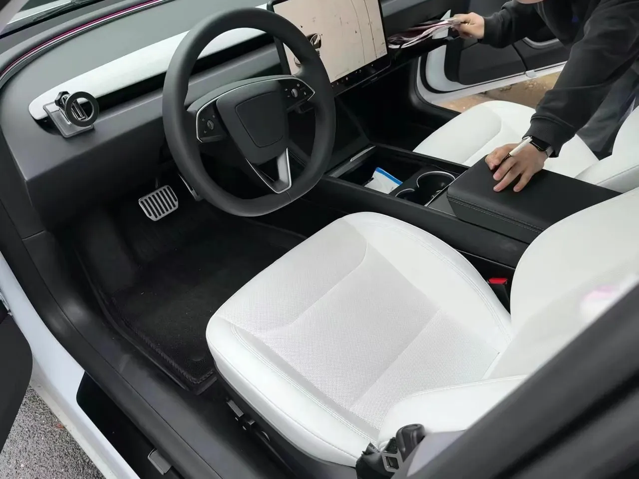 Tesla 2023 Model 3 Rejuvenation Edition Rear Wheel Drive Automatic Transmission 5