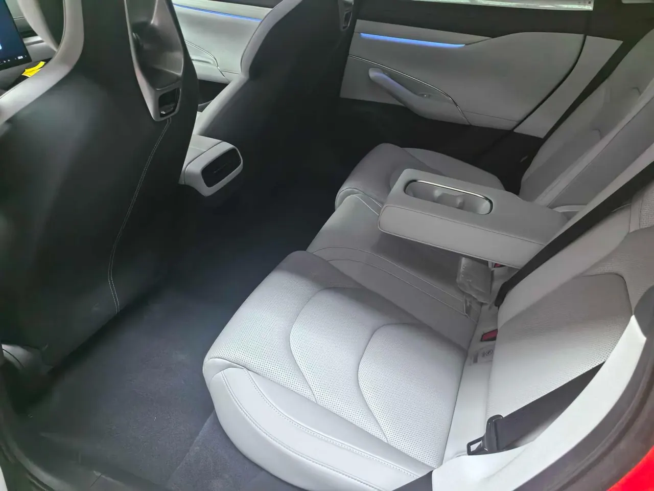MI 2024 SU 7 700km Rear Drive Long Endurance Smart Driving Edition Automatic Gear 5