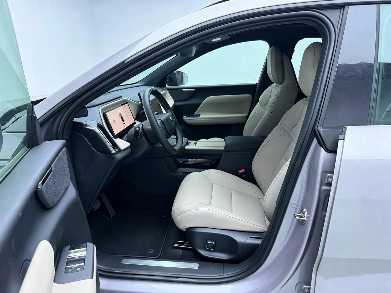 Volvo 2026 XC70 1.5T Two-Drive Long Endurance Core Automatic Gear 16