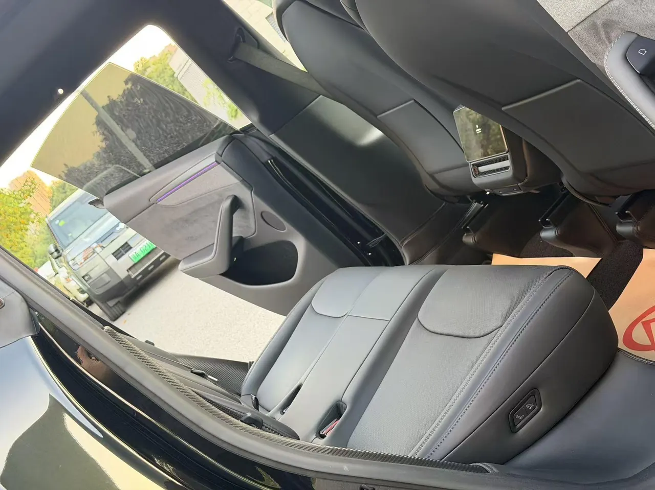 Tesla 2026 Model Y Rear-Wheel-Drive Automatic 6