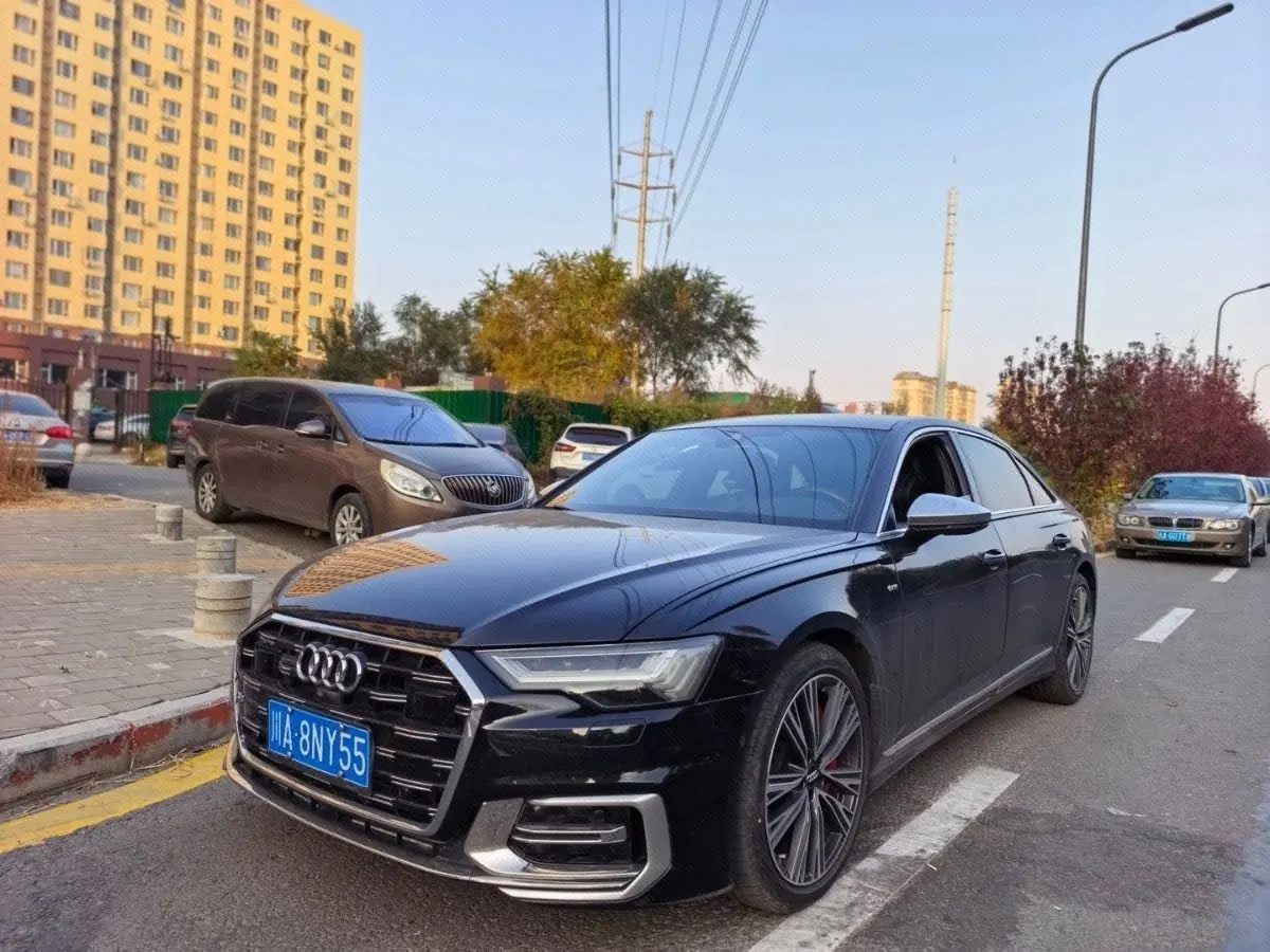 Открыть галерею: Audi 2023 A6L 48V 3.0TFSI 55TFSI Quattro Flagship Dynamic Automatic