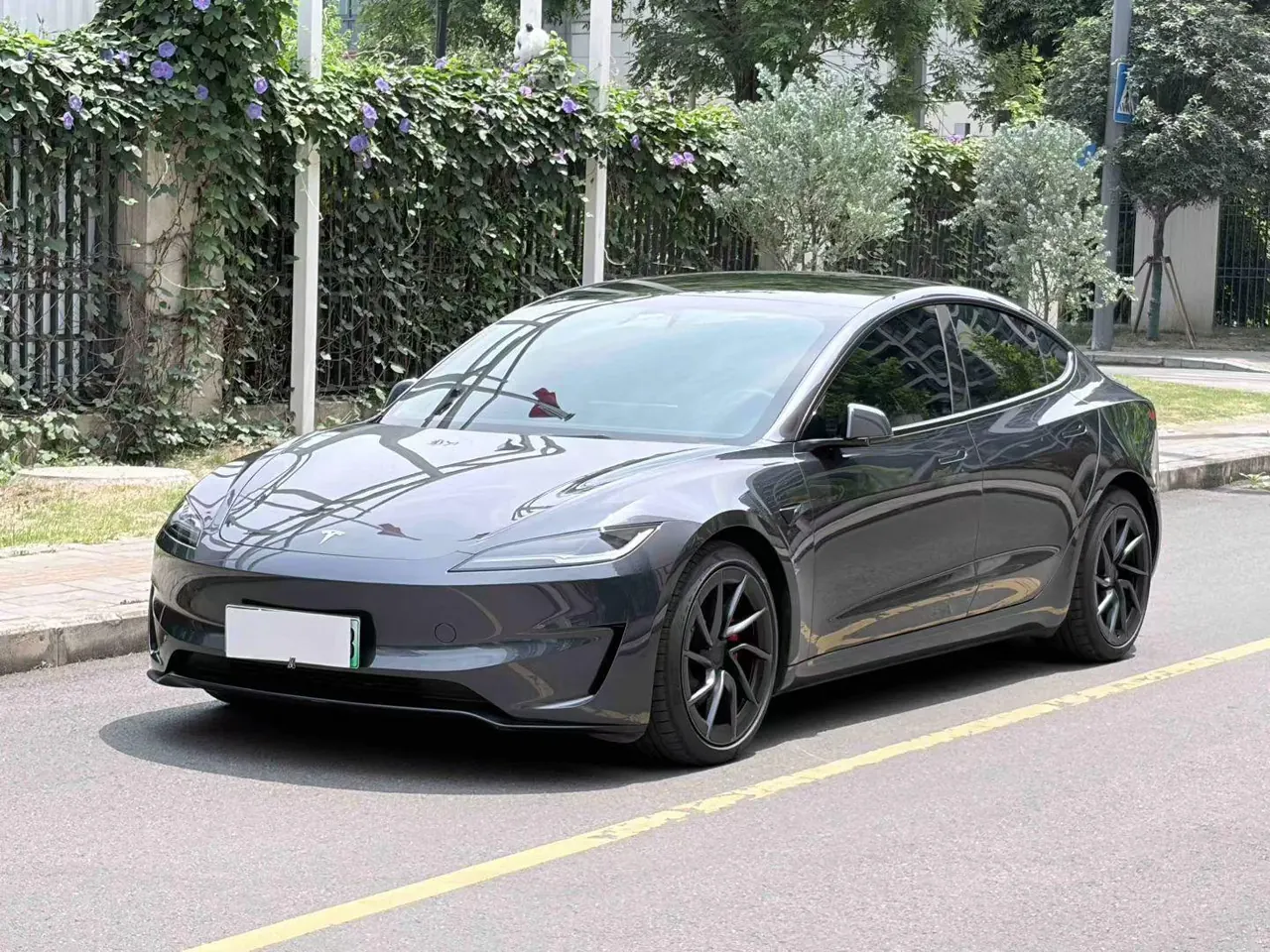 Tesla 2024 Model 3 high-performance all-wheel drive version automatic transmission 2
