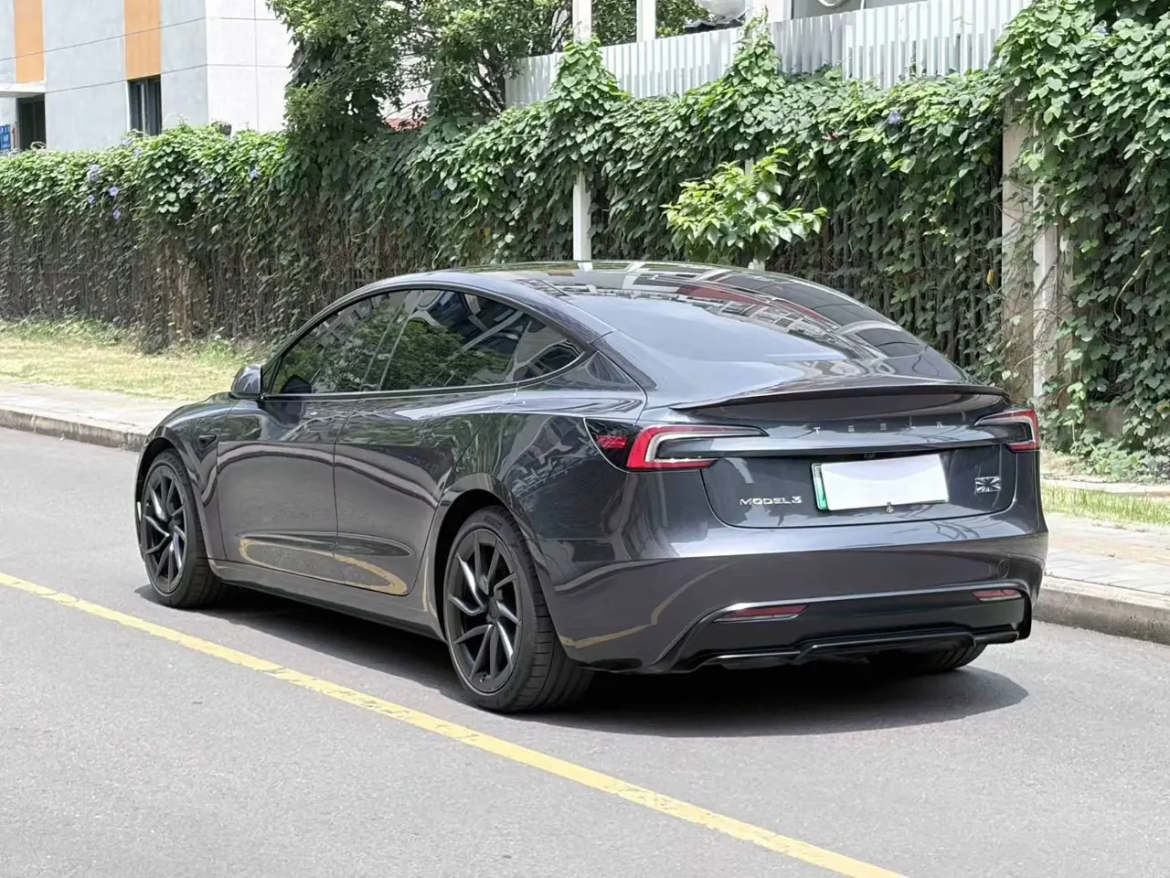 Tesla 2024 Model 3 high-performance all-wheel drive version automatic transmission 3