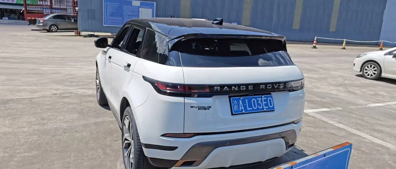 Land Rover 2020 Range Rover Aurora 48V 2.0T 249PS R-DYNAMIC SE Sports Technology Edition Automatic Gear 3
