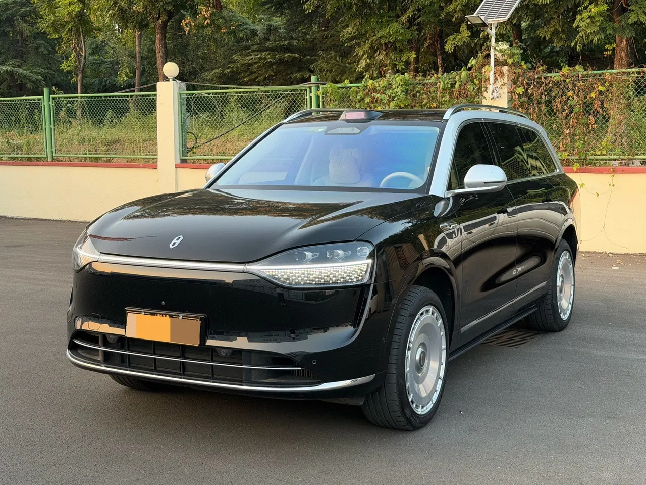 AITO 2024 AITO M9 extended range Ultra 42kWh automatic gear - View 1