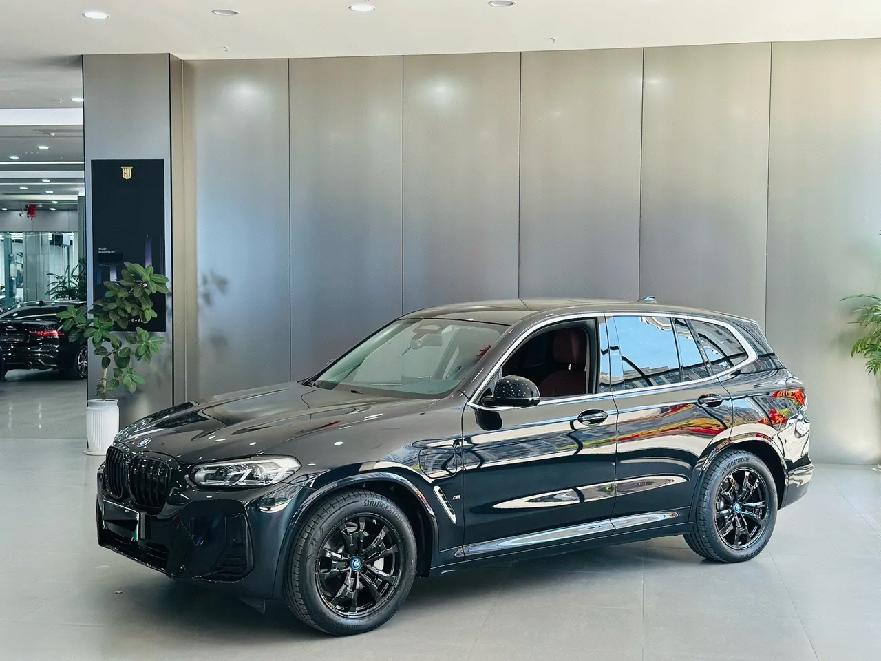 Open image lightbox: BMW 2024 iX3 leading automatic