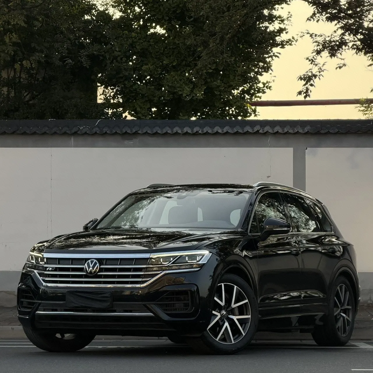 Volkswagen Touareg (Imported) 2021 Touareg 3.0TSI Sharp Edition Automatic Gear - View 1