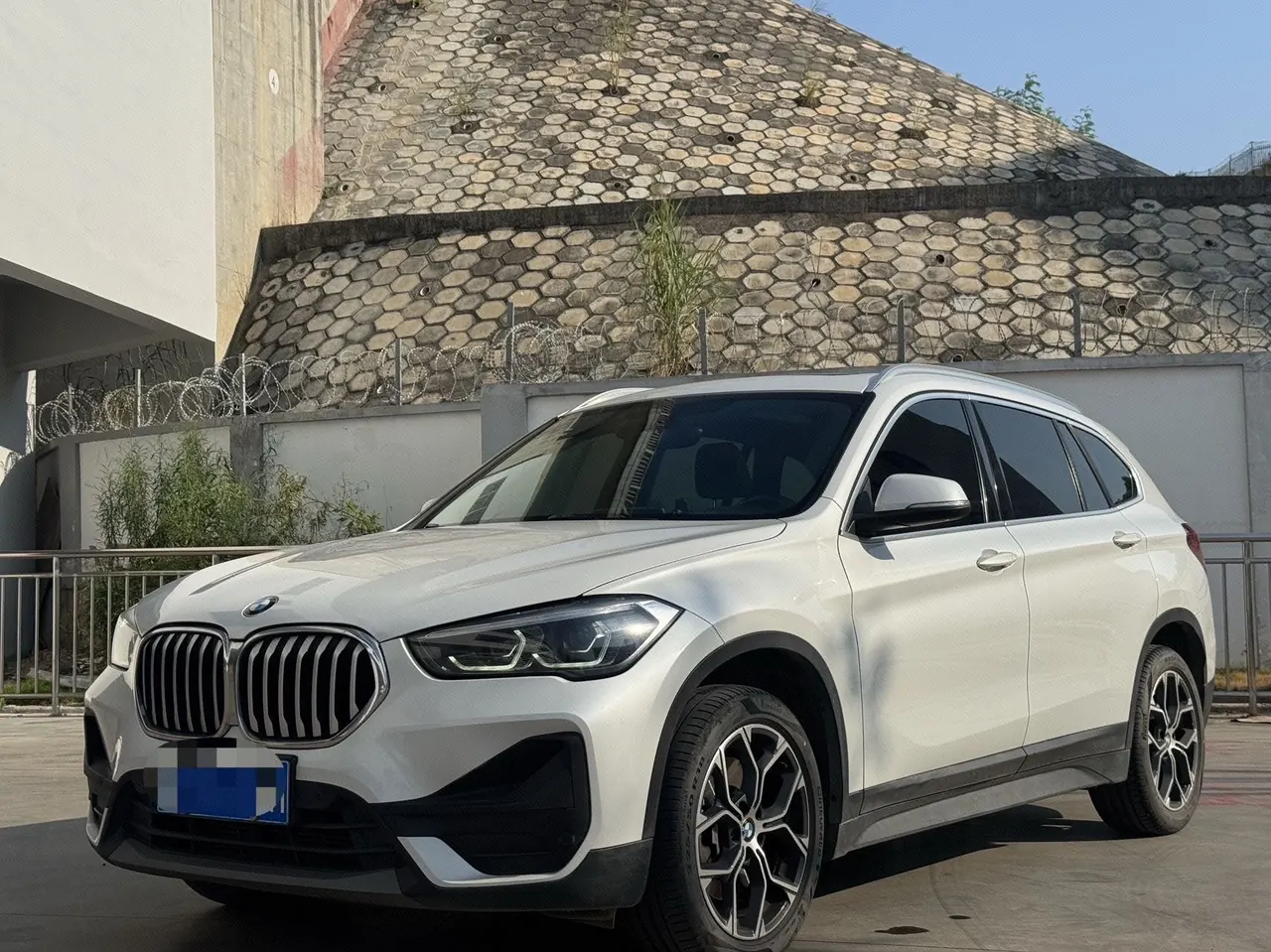 Open image lightbox: BMW 2022 X1 sDrive25Li 2.0T Leading Automatic Gear