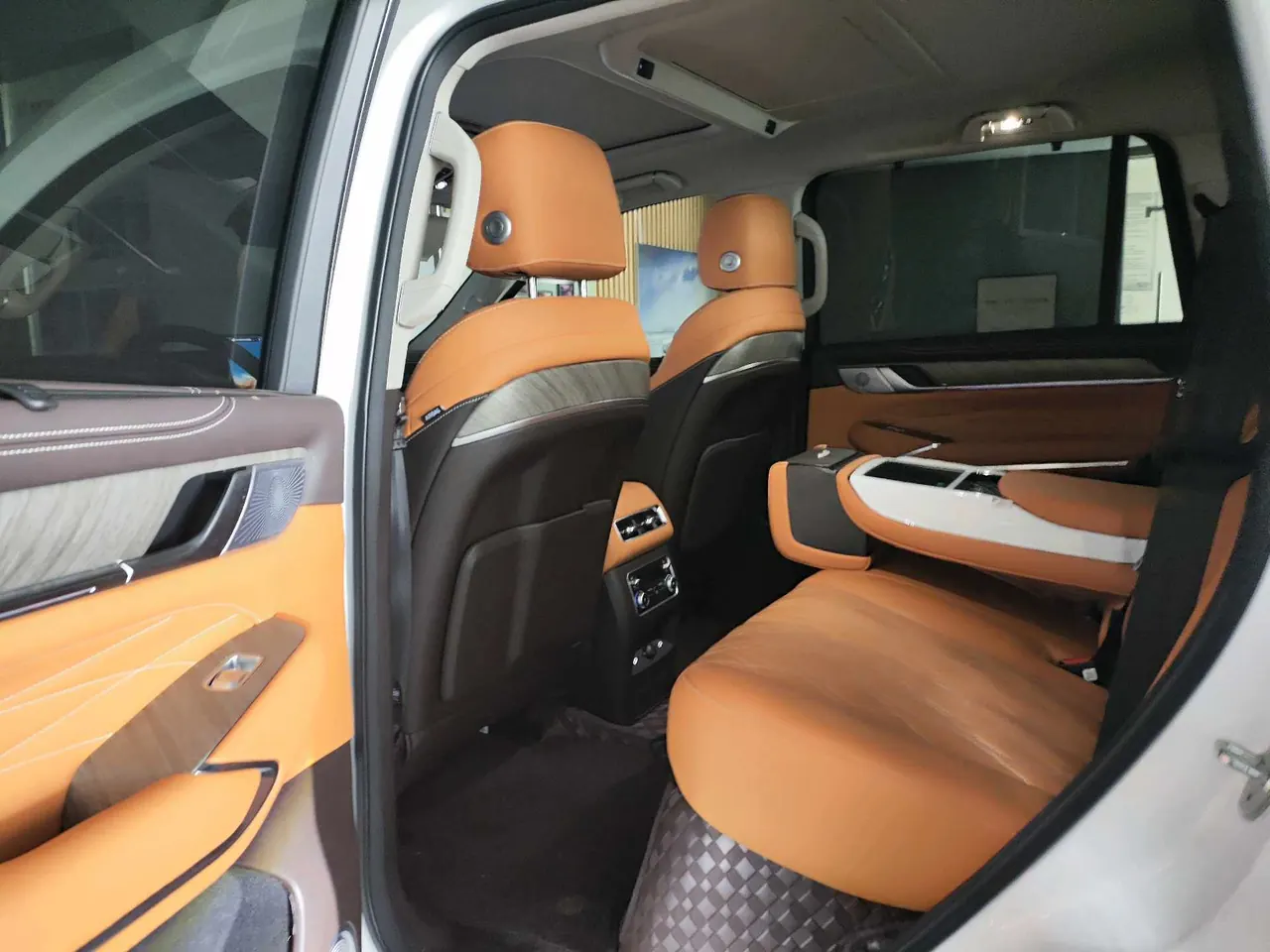 Tank 500 New Energy 2026 Model Tank 500 Hi4-T 2.0T Smart Enjoyment Version Automatic Transmission 3
