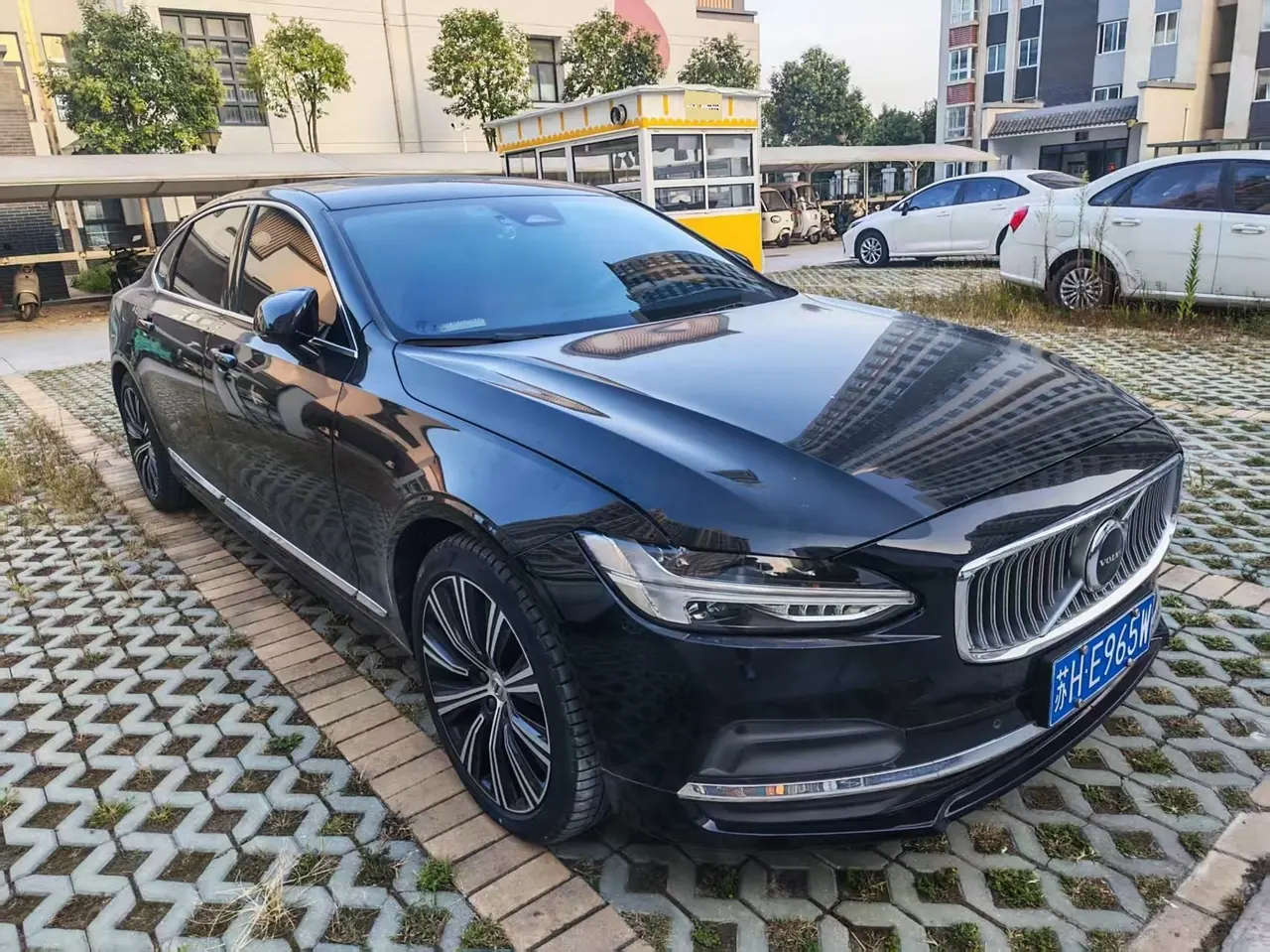 Volvo 2024 S90 48V 2.0T B5 Zhiyuan Deluxe Edition Automatic Gear 11