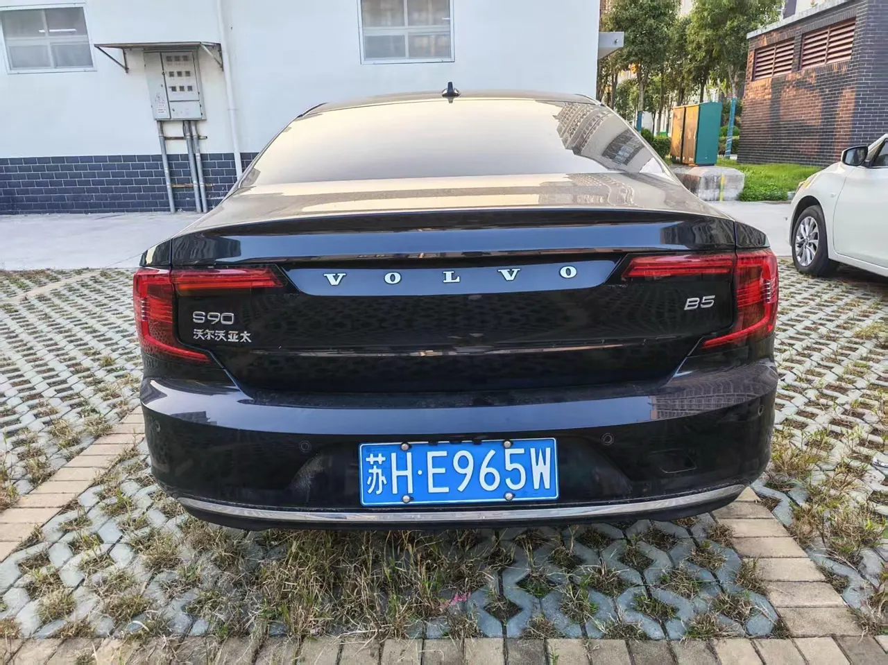 Volvo 2024 S90 48V 2.0T B5 Zhiyuan Deluxe Edition Automatic Gear 8