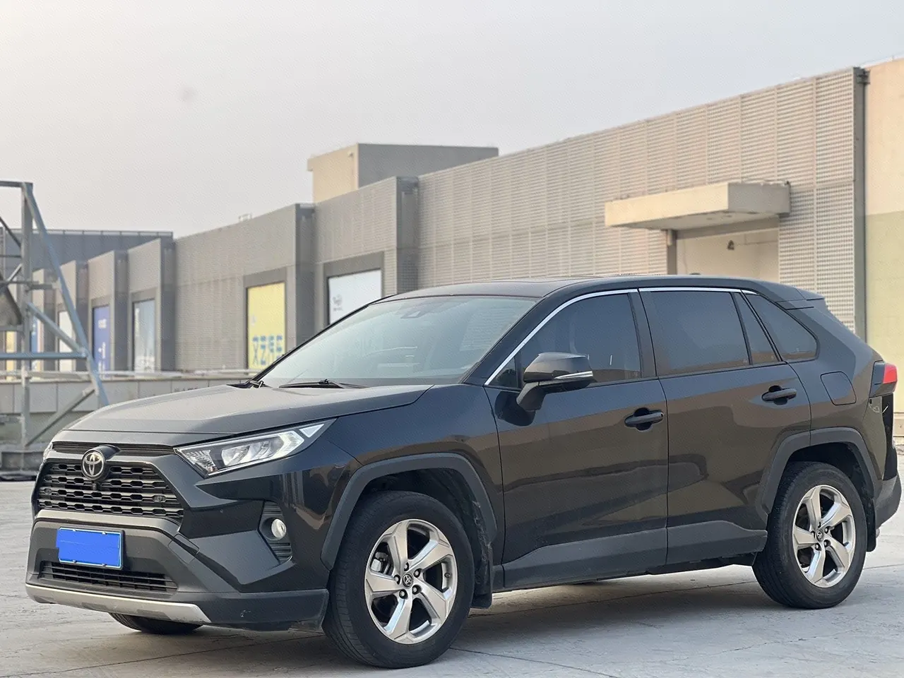 Open image lightbox: Toyota 2022 RAV4 Rongbo 2.0 Stepless Two-Drive Fashion Plus Edition Automatic Gear