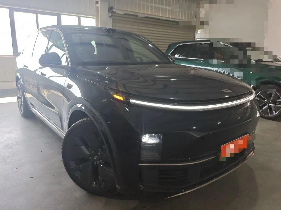 Li 2025 L9 Ultra Smart Refresh Edition Automatic Transmission 3