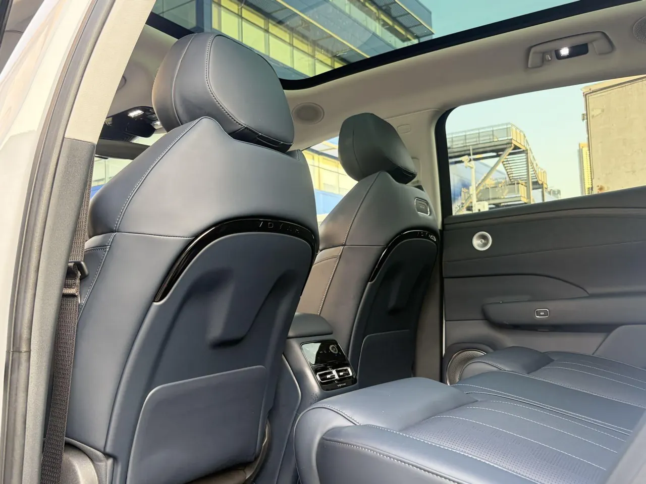 Voyah 2025 FREE four-wheel drive dry Kun version of automatic gear 5