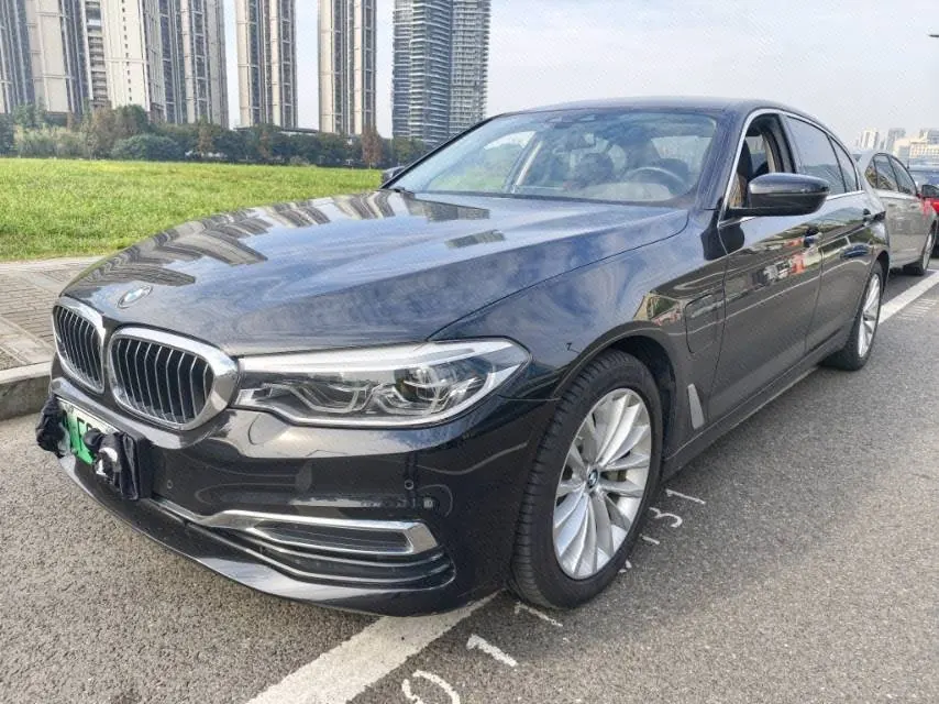 打开图片灯箱:BMW 5 series new energy 2020 530Le 2.0T mileage upgraded luxury package automatic gear
