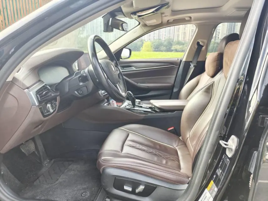 BMW 5 series new energy 2020 530Le 2.0T mileage upgraded luxury package automatic gear 3